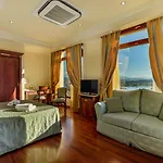 Panorama Hotell 4*
